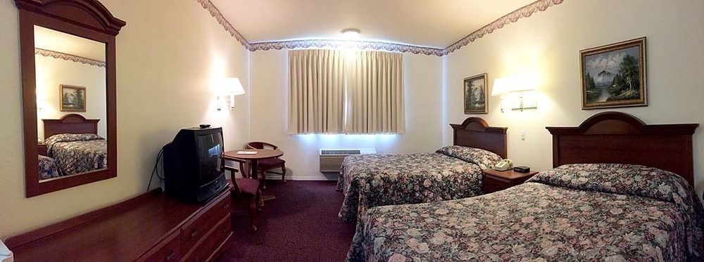 Lighthouse Inn Кресент-Сити Экстерьер фото