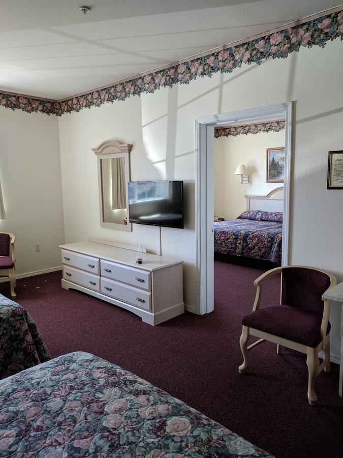 Lighthouse Inn Кресент-Сити Экстерьер фото